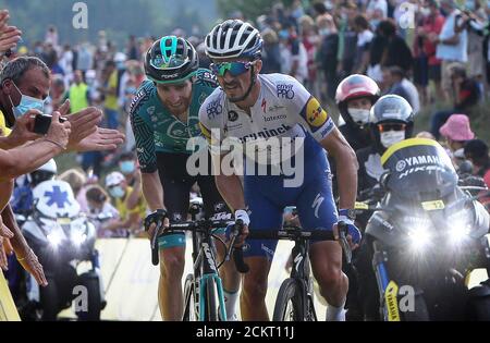 Julian Alaphippe de Deceuninck - Quick Step et Quentin Pacher de BB Hotels - Vitals concept pendant le Tour de France 2020, course cycliste étape 16, Banque D'Images