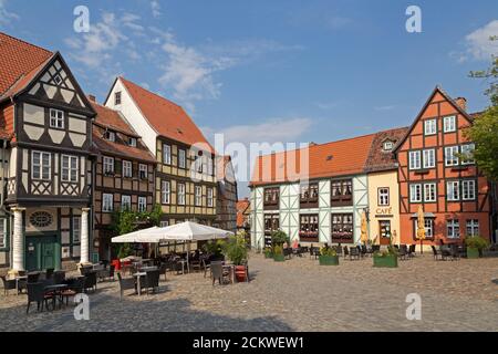 Maisons en bois, Schlossberg (colline du château), Quedlinburg, patrimoine culturel mondial de l'UNESCO, Saxe Anhalt, Allemagne Banque D'Images