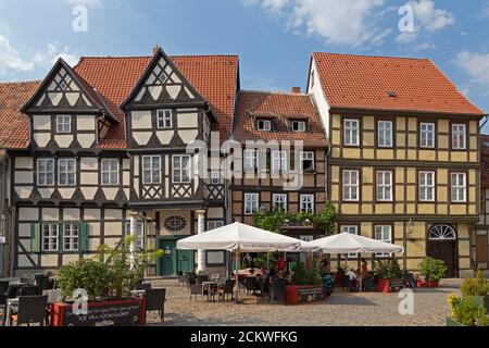 Maisons en bois, Schlossberg (colline du château), Quedlinburg, patrimoine culturel mondial de l'UNESCO, Saxe Anhalt, Allemagne Banque D'Images