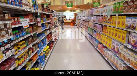 Céréales pour petit déjeuner et café dans un supermarché américain, Orlando, Floride. Banque D'Images