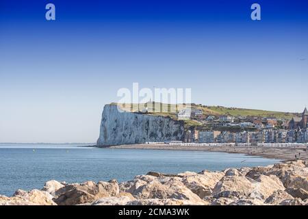 Vue sur la falaise et la ville de Mers-les-bains Banque D'Images