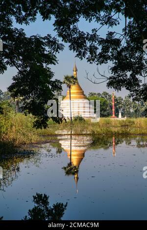 Ruines de l'ancien royaume d'Ava Amarapura dans l'état de Mandalay Myanmar, ancienne Birmanie. Monastère de Maha Aung Mye bon Zan, Ava, à proximité de Mandalay Banque D'Images