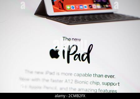 Paris, France - 16 septembre 2020: Détail de la tablette iPad Pro dernières nouvelles d'Apple Computers sur le site Web après son événement annuel de matériel, montrant le dernier texte du nouvel ipad