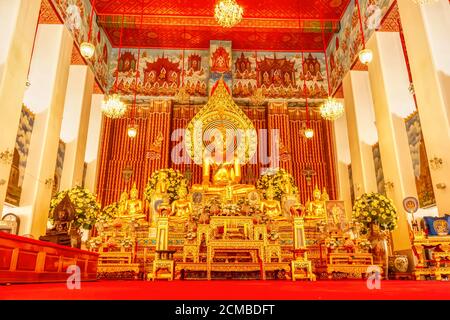 Un point de repère du Wat Chana Songkhram Ratchaworamahaviharn à Bangkok, en Thaïlande. Un lieu où tout le monde dans chaque religion peut être vu. Banque D'Images