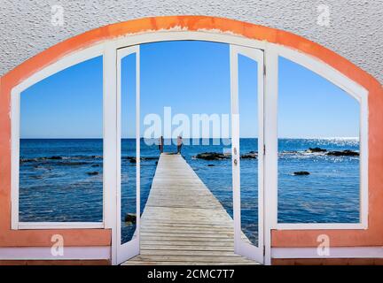 Fenêtre ouverte sur la mer Banque D'Images