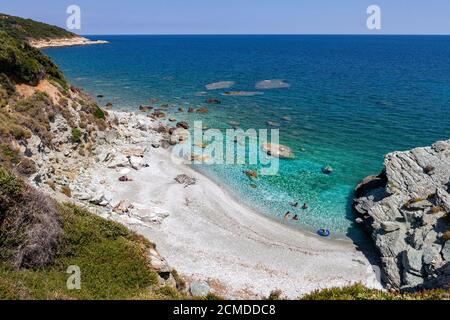 Plages de Grèce, Plage de Mourtias d'en haut, près du village de Promyri, Pélion, district de Volos, Grèce Banque D'Images