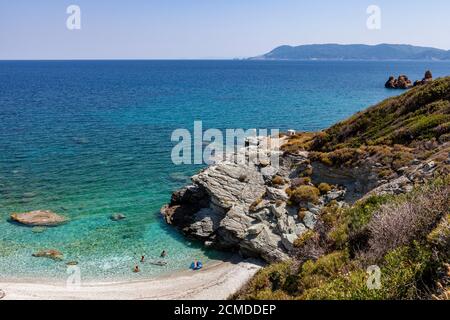 Plages de Grèce, Plage de Mourtias d'en haut, près du village de Promyri, Pélion, district de Volos, Grèce Banque D'Images