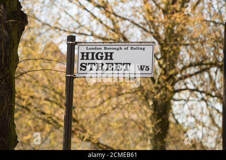 Panneau indiquant la rue London Borough of Ealing Banque D'Images