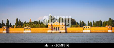 Cimetière de San Michele à Venise du front Banque D'Images