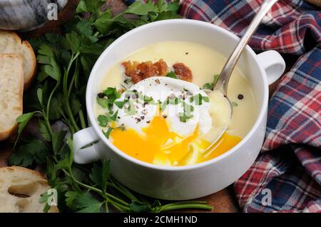 Soupe de crème de pommes de terre Banque D'Images