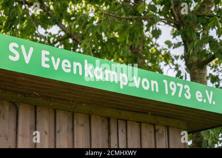 Evenkamp, Allemagne. 17 septembre 2020. Le nom du club de football SV Evenkamp peut être vu près du terrain dans une cabane. Toute l'équipe de football, y compris l'entraîneur du club, s'est vue positive pour Covid-19. (À dpa 'les numéros de cas Corona dans le district de Cloppenburg continuent à augmenter') Credit: Mohssen Assanimoghaddam/dpa/Alay Live News Banque D'Images