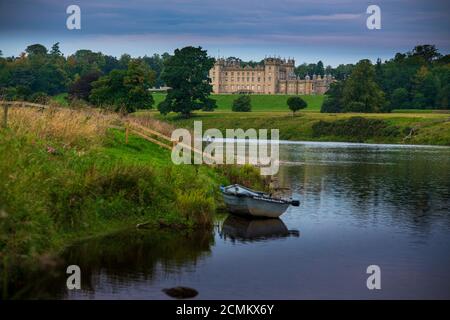 Floors Castle construit dans les années 1720 par l'architecte William Adam. Kelso, région des frontières écossaises, Écosse. Siège du duc de Roxburghe Banque D'Images