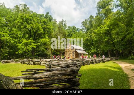 Historique John Oliver Cabin Cades Cove dans Great Smoky Parc national des montagnes Banque D'Images