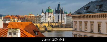 République tchèque, Prague, le Pont Charles, sur la rivière Vltava Karluv Most Banque D'Images