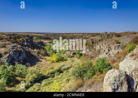 Dans Aktovsky Kanyoin Mertvovod River de Mykolaïv, Ukraine Banque D'Images