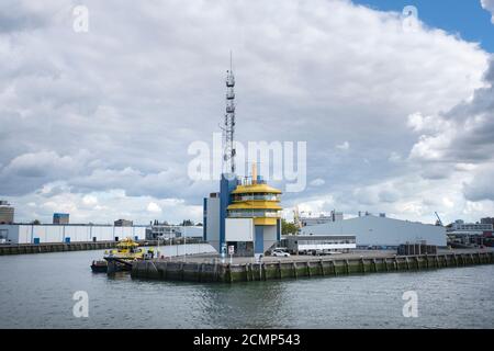 Rotterdam, pays-Bas. Station de radio VHF et centre de trafic du port de Rotterdam, situé entre Lekhaven et Ijsselhaven Banque D'Images