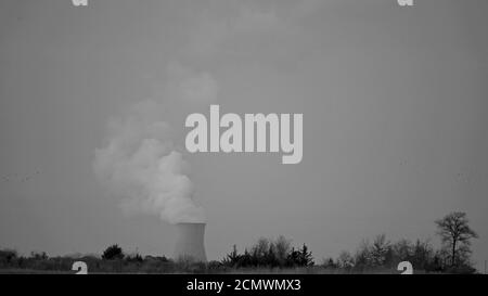 Centrale nucléaire de Salem vue de Bombay Hook National Réserve naturelle Banque D'Images