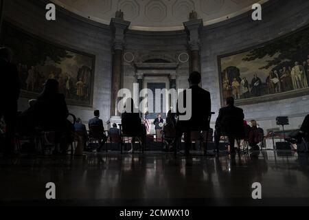 Washington, États-Unis. 17 septembre 2020. Le président des États-Unis Donald Trump fait des remarques à la Conférence de la Maison Blanche sur l'histoire américaine à l'occasion de la Journée de la Constitution aux Archives nationales de Washington, DC, le jeudi 17 septembre 2020. Photo par Alex Edelman/UPI crédit: UPI/Alay Live News Banque D'Images