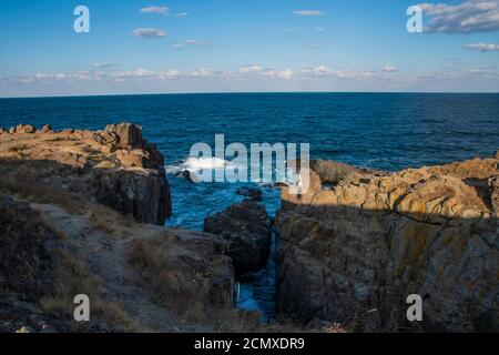 Une formation naturelle de roche en Bulgarie et la mer Noire entre. Magnifique paysage naturel. Banque D'Images