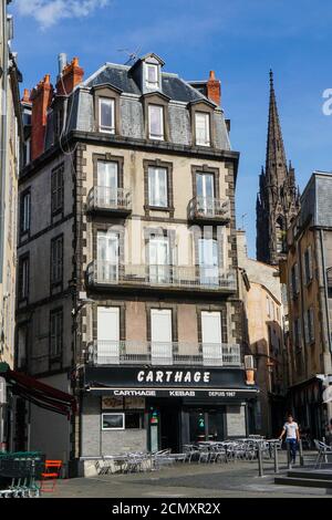 Clermont Ferrand - 08/24/2020 : Bâtiment historique avec Carthage, kebab à partir de 1987 Banque D'Images