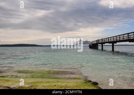 La princesse du soleil s'est ancrée au large de l'île de Lifou Banque D'Images