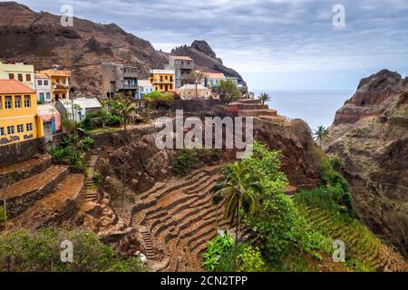 Fontainhas village et terrasses de champs dans l'île de Santo Antao, au Cap-Vert Banque D'Images