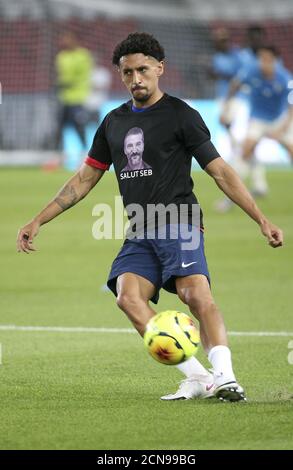 Marquinhos de PSG portant un t-shirt pour rendre hommage à Arbitre décédé Sébastien Desiage avant le championnat de France Ligue 1 match de football entre Banque D'Images