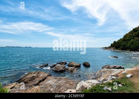 Magnifique mer à Rayong, Khao Laem ya-Mu Ko Samet National Park à Rayong, Thaïlande (texte thaïlandais qui apparaît dans une image. Traductions est nation Banque D'Images