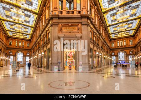 Galerie marchande Galleria Alberto Sordi, Rome, Lazio, Italie Banque D'Images