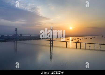 jiujiang deuxième pont au coucher du soleil Banque D'Images