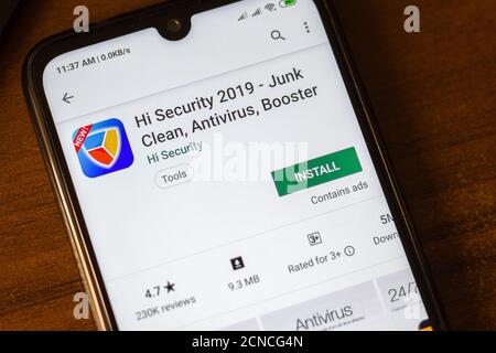 Ivanovsk, Russie - 26 juin 2019 : application Hi Security 2019 sur l'écran d'un smartphone ou d'une tablette. Banque D'Images