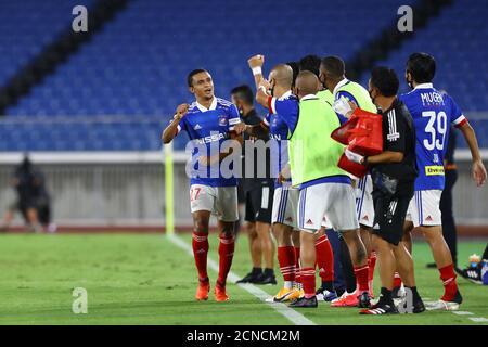 Erik Lima (17) de Yokohama F. Marinos fête avec ses tammates après avoir marqué leur but d'ouverture lors du match de football J.League J1 entre Yokohama F. Marinos 3-0 Shimizu S-Pulse au Nissan Stadium le 16 septembre 2020 à Yokohama, Kanagawa, Japon. Credit: Kenzaburo Matsuoka/AFLO/Alay Live News Banque D'Images