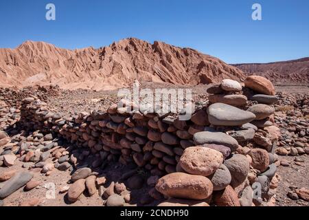 Vestiges de structures rocheuses à Tambo de Catarpe, Vallée de Catarpe dans le désert d'Atacama, Chili Banque D'Images