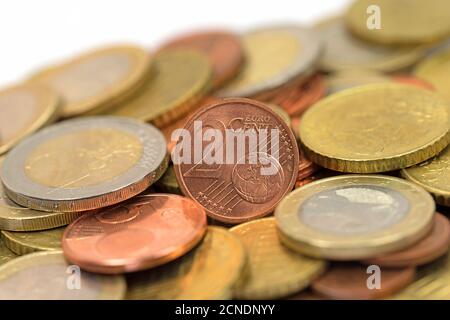 De nombreuses pièces en euros en gros plan Banque D'Images