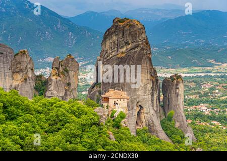 Monastère Saint de Rousanou, site classé au patrimoine mondial de l'UNESCO, monastères de Meteora, Grèce, Europe Banque D'Images