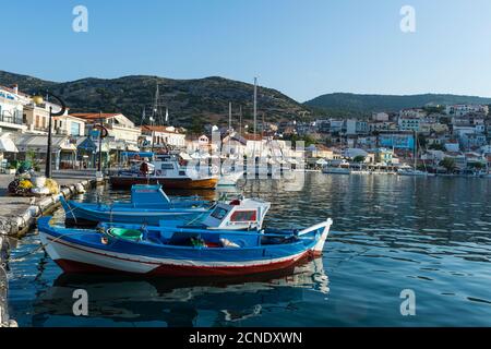 Le port de Phytagoteio, Samos, les îles grecques, la Grèce, l'Europe Banque D'Images