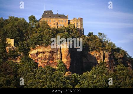 Château de Nideggen au-dessus de la vallée de Rur, Nideggen, Eifel, Rhénanie-du-Nord-Westphalie, Allemagne, Europe Banque D'Images