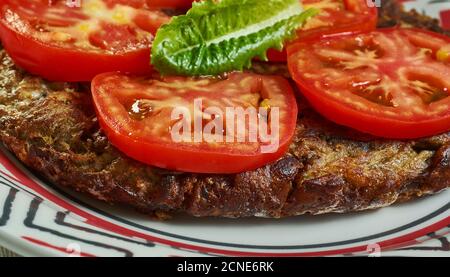 KooKoo Bademjan - frittata d'aubergine, plat persan Banque D'Images