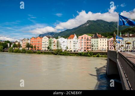 Alte Innbrucke (pont de l'ancienne auberge) au-dessus de la rivière de l'auberge, vieille ville, Innsbruck, Tyrol, Autriche, Europe Banque D'Images