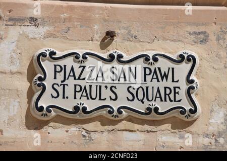 Panneau de rue orné pour la place Saint-Paul à Mdina, Rabat, Malte Banque D'Images