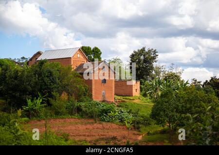 Les maisons des locaux sur l'île de Madagascar Banque D'Images