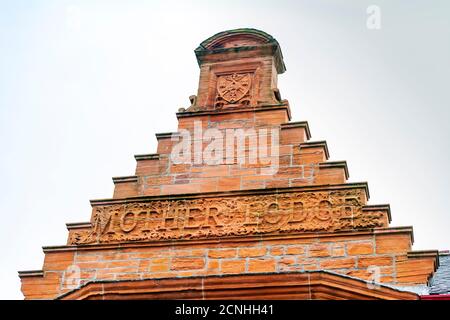 Top Pediment of the Mother Lodge of Freemasonry, Masonic Lodge, Kilwinning, Ayrshire, Écosse, Royaume-Uni Banque D'Images