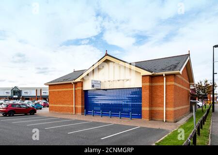 Fermeture de l'entrepôt de carphone, voir aussi R9PFH7lors de la négociation, maintenant à laisser avec la signature sur Grand Junction Retail Park à Crewe Cheshire Royaume-Uni Banque D'Images