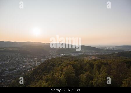 vue depuis la tour d'observation liestal, en suisse le soir, liestal se trouve dans le canton de bâle-landschaft. Banque D'Images