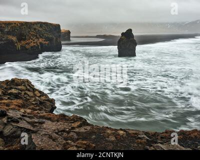 Surf, rochers, roc needle, rocher, péninsule, porte de roc, côte, rivage, surf, vagues Banque D'Images