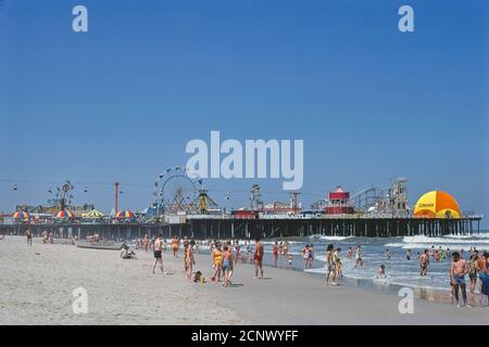 Casino Pier de la plage, Seaside Heights, New Jersey, Etats-Unis, John Margolies Roadside America Photograph Archive, 1978 Banque D'Images