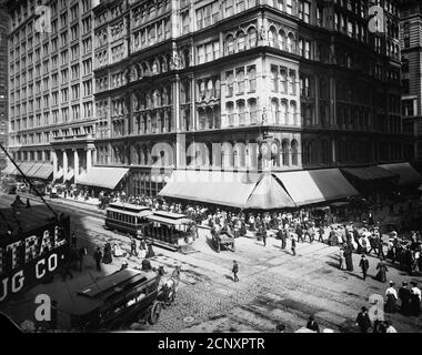 Vue extérieure de Marshall Field & Company, Chicago, Illinois, vers 1905. Banque D'Images