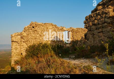 Les ruines du château, Castell del Montmell, intérieur des terres, province de Tarragone, Catalogne, Espagne, Europe Banque D'Images