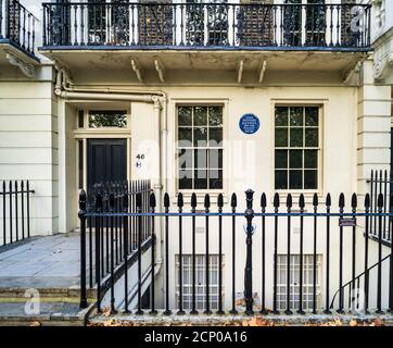 John Maynard Keynes House Londres - plaque bleue sur sa maison au 46 Gordon Square, Bloomsbury, Londres. L'économiste réputé a vécu ici 1916-1946. Banque D'Images