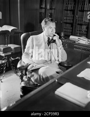 Procureur général des États-Unis Robert H. Jackson, Portrait assis à Desk, Washington, D.C., États-Unis, Harris & Ewing, juillet 1940 Banque D'Images